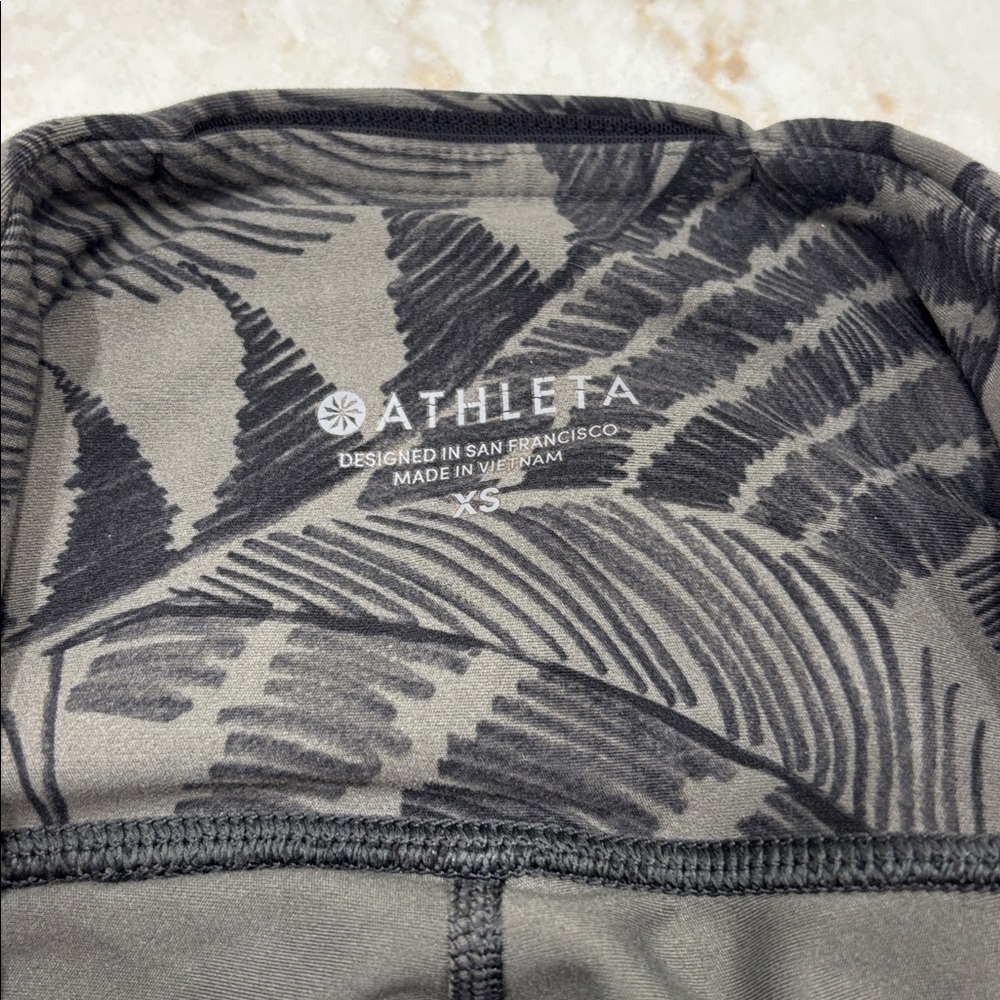 Athleta Black and Gray Leaf Pattern Leggings Size… - image 10